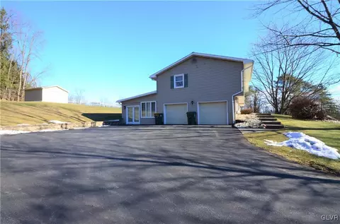 2178 E Best Rd, Bath, PA 18014 photo 2