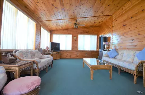2178 E Best Rd, Bath, PA 18014 photo 15