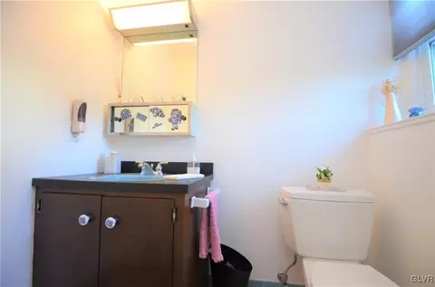2178 E Best Rd, Bath, PA 18014 photo 14