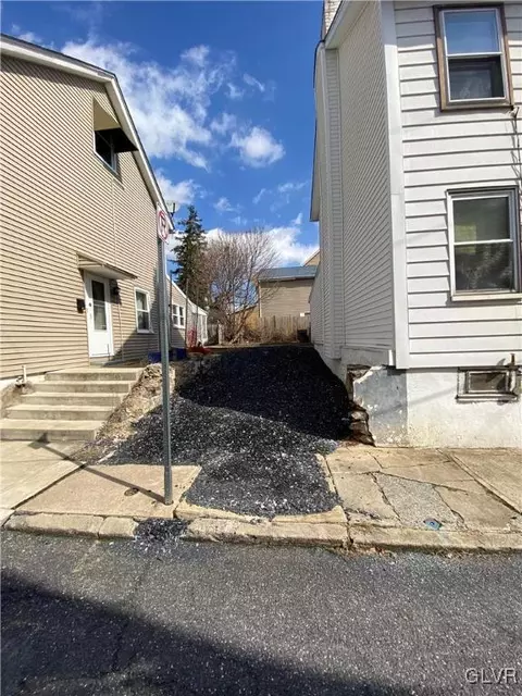 405 Crane St, Catasauqua Boro, PA 18032
