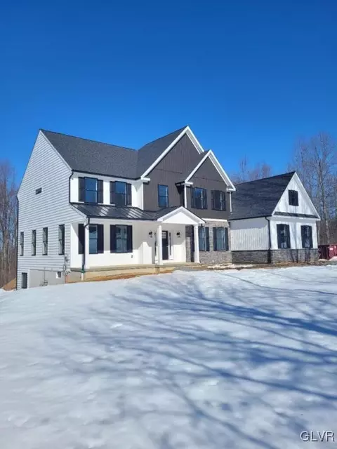 2645 Eagle Ln, Hellertown, PA 18055 photo 1
