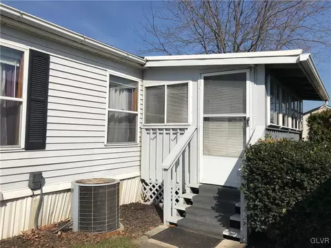 96 Quail Ct, Bath, PA 18014 photo 7