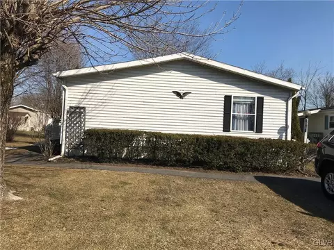 96 Quail Ct, Bath, PA 18014 photo 1