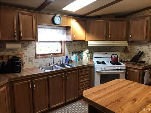 96 Quail Ct, Bath, PA 18014 photo 10