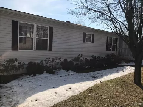 96 Quail Ct, Bath, PA 18014 photo 5