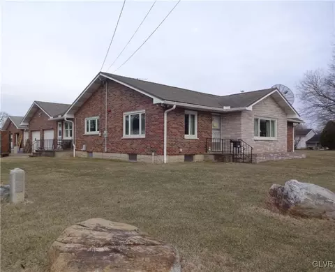 104 E 2nd St, Wind Gap, PA 18091 photo 1