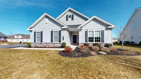 1012 Resolution Dr, Bethlehem, PA 18017 photo 1