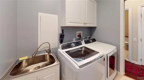 1012 Resolution Dr, Bethlehem, PA 18017 photo 34