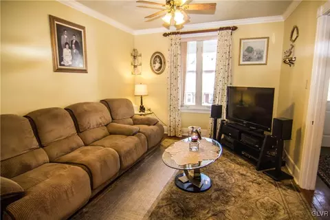1218 E 3rd St, Bethlehem, PA 18015 photo 4