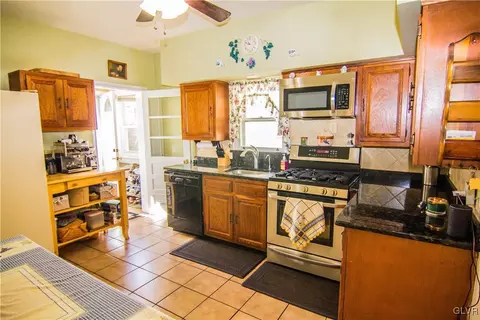 1218 E 3rd St, Bethlehem, PA 18015 photo 6