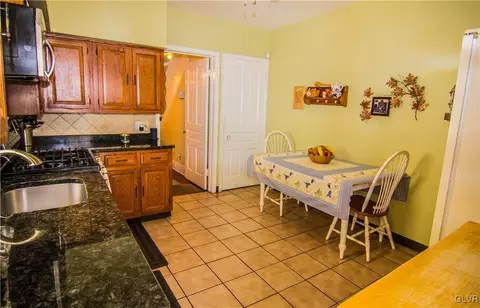 1218 E 3rd St, Bethlehem, PA 18015 photo 8