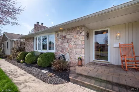 1 E Pine St, Emmaus, PA 18049 photo 5