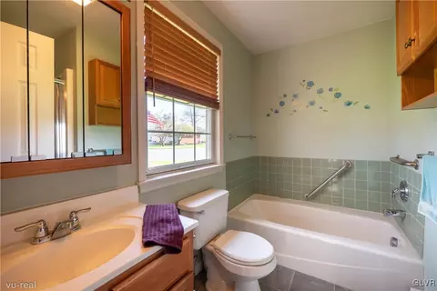 1 E Pine St, Emmaus, PA 18049 photo 41