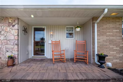 1 E Pine St, Emmaus, PA 18049 photo 6
