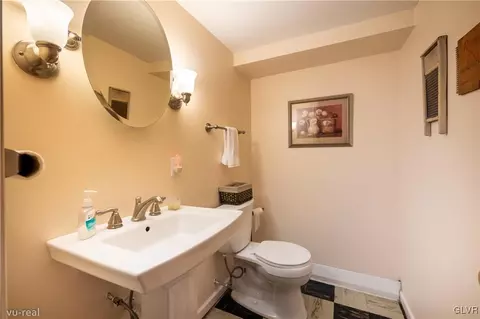 1 E Pine St, Emmaus, PA 18049 photo 28