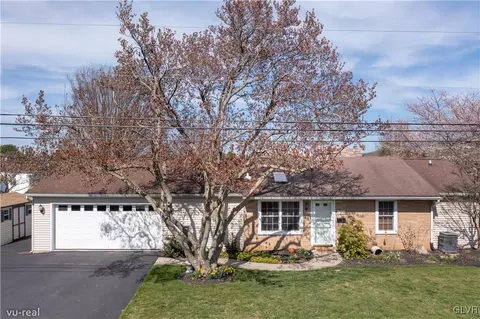 1 E Pine St, Emmaus, PA 18049 photo 2