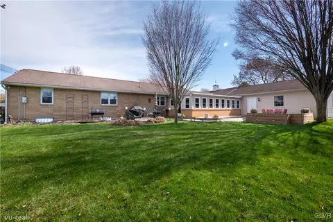 1 E Pine St, Emmaus, PA 18049 photo 45