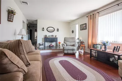 511 Independence Ave, Bath, PA 18014 photo 3