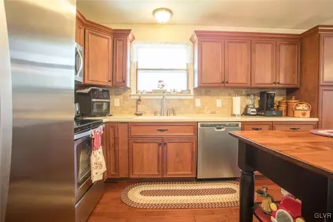 511 Independence Ave, Bath, PA 18014 photo 8