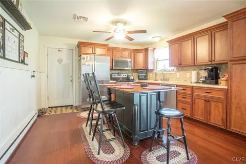 511 Independence Ave, Bath, PA 18014 photo 6