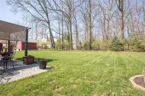 511 Independence Ave, Bath, PA 18014 photo 17