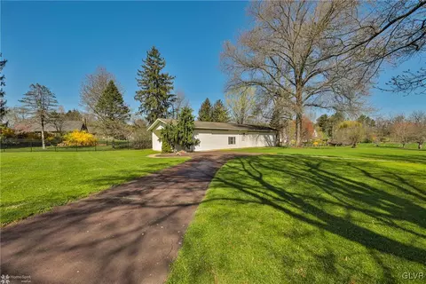 1814 Apple Tree Ln E, Bethlehem, PA 18015 photo 35