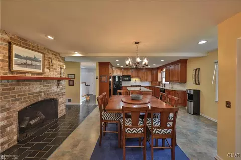 1814 Apple Tree Ln E, Bethlehem, PA 18015 photo 13