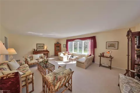 1814 Apple Tree Ln E, Bethlehem, PA 18015 photo 7