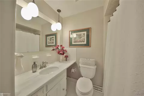 1814 Apple Tree Ln E, Bethlehem, PA 18015 photo 21