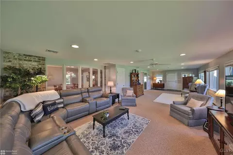 1814 Apple Tree Ln E, Bethlehem, PA 18015 photo 17