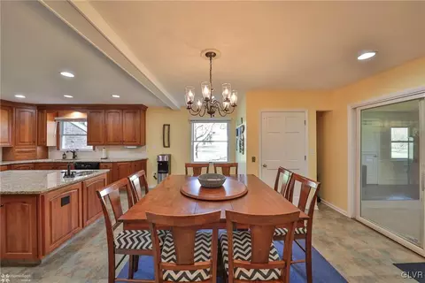 1814 Apple Tree Ln E, Bethlehem, PA 18015 photo 14