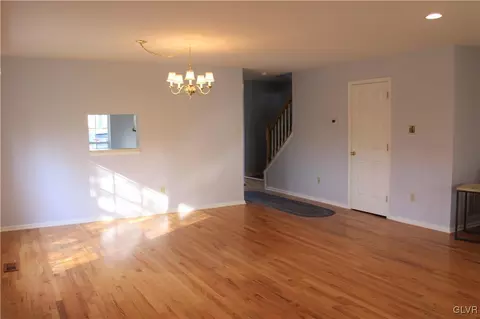 1909 Pine Ct, Hellertown, PA 18055 photo 6