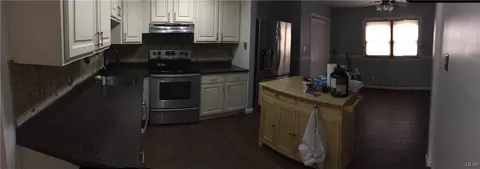 122 Old Forge Dr, Bath, PA 18014 photo 3