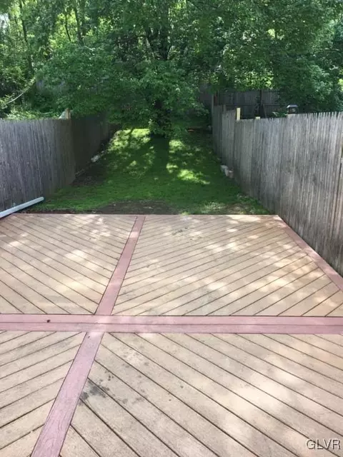 122 Old Forge Dr, Bath, PA 18014 photo 8