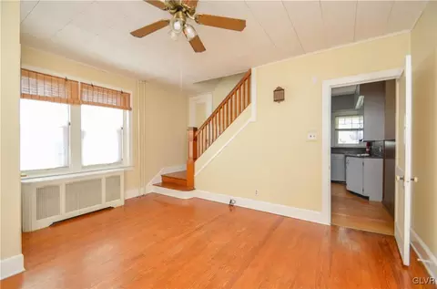 330 E Washington Ave, Bethlehem, PA 18018 photo 4