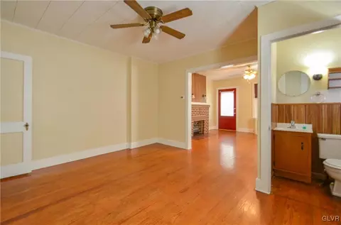 330 E Washington Ave, Bethlehem, PA 18018 photo 5