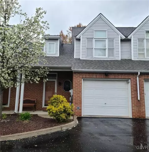 369 Biondo Ct, Bethlehem, PA 18017 photo 1