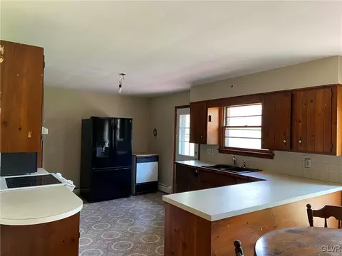 2489 Scenic Dr, Bath, PA 18014 photo 10