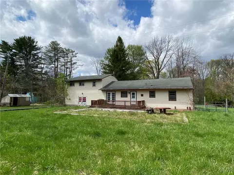 2489 Scenic Dr, Bath, PA 18014 photo 5