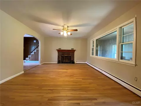 2489 Scenic Dr, Bath, PA 18014 photo 13