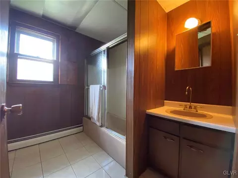 2489 Scenic Dr, Bath, PA 18014 photo 22