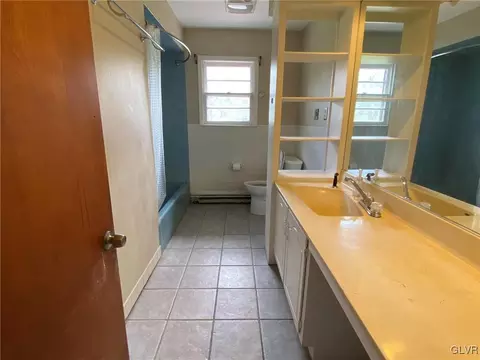 2489 Scenic Dr, Bath, PA 18014 photo 21