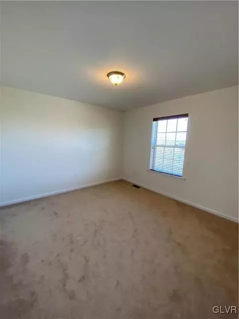 2760 Maefield Rd, Bath, PA 18014 photo 13