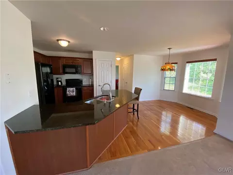 2760 Maefield Rd, Bath, PA 18014 photo 6