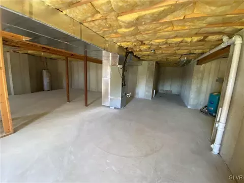2760 Maefield Rd, Bath, PA 18014 photo 18