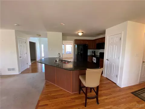 2760 Maefield Rd, Bath, PA 18014 photo 8