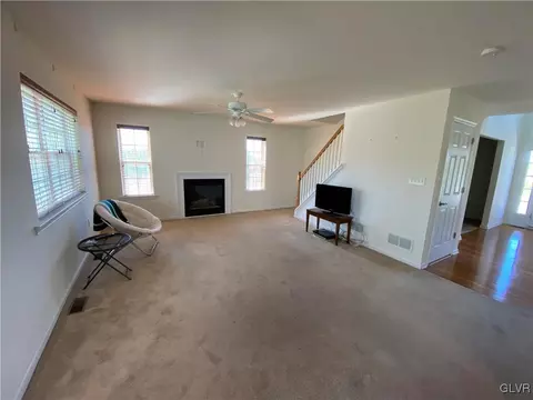 2760 Maefield Rd, Bath, PA 18014 photo 9