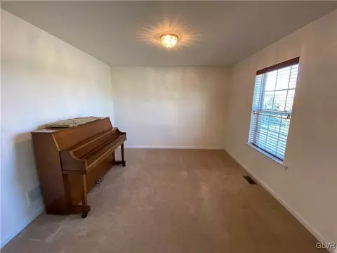 2760 Maefield Rd, Bath, PA 18014 photo 10
