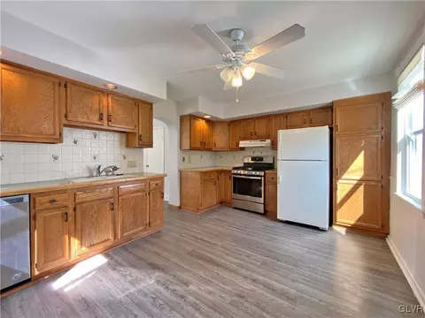 328 Wall St, Bethlehem, PA 18018 photo 16