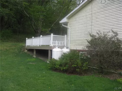 616 S Summit Rd, Bath, PA 18014 photo 10